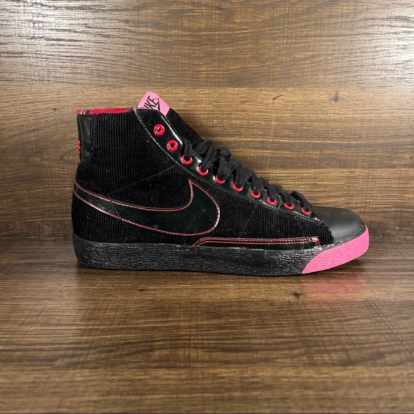 Nike Women’s Blazer Mid Corduroy Black China Rose Sneakers